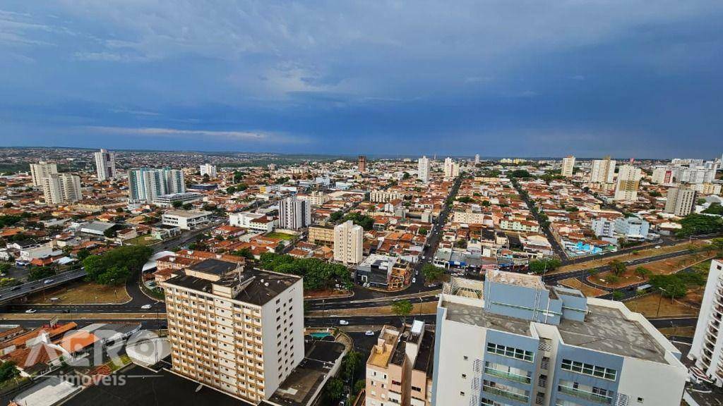 Apartamento para alugar com 3 quartos, 180m² - Foto 21