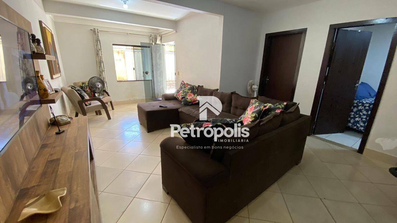 Casa à venda com 2 quartos, 170m² - Foto 4