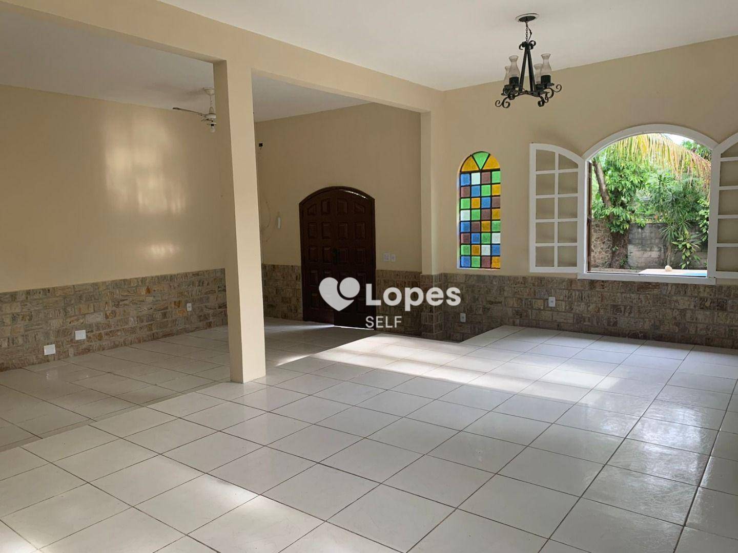 Casa à venda com 4 quartos, 214m² - Foto 9