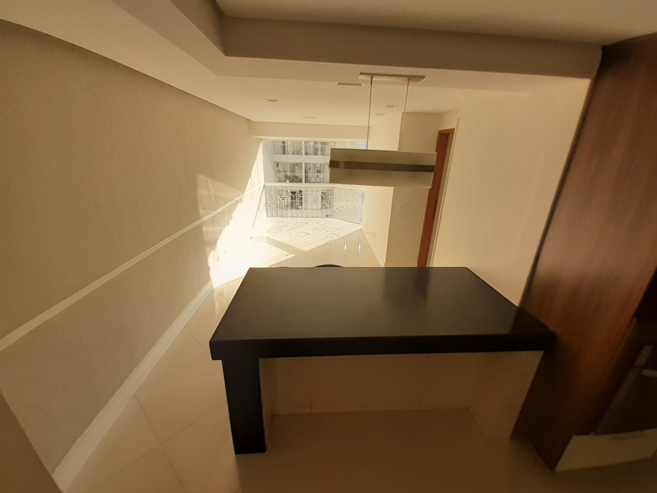 Apartamento à venda com 3 quartos, 72m² - Foto 2