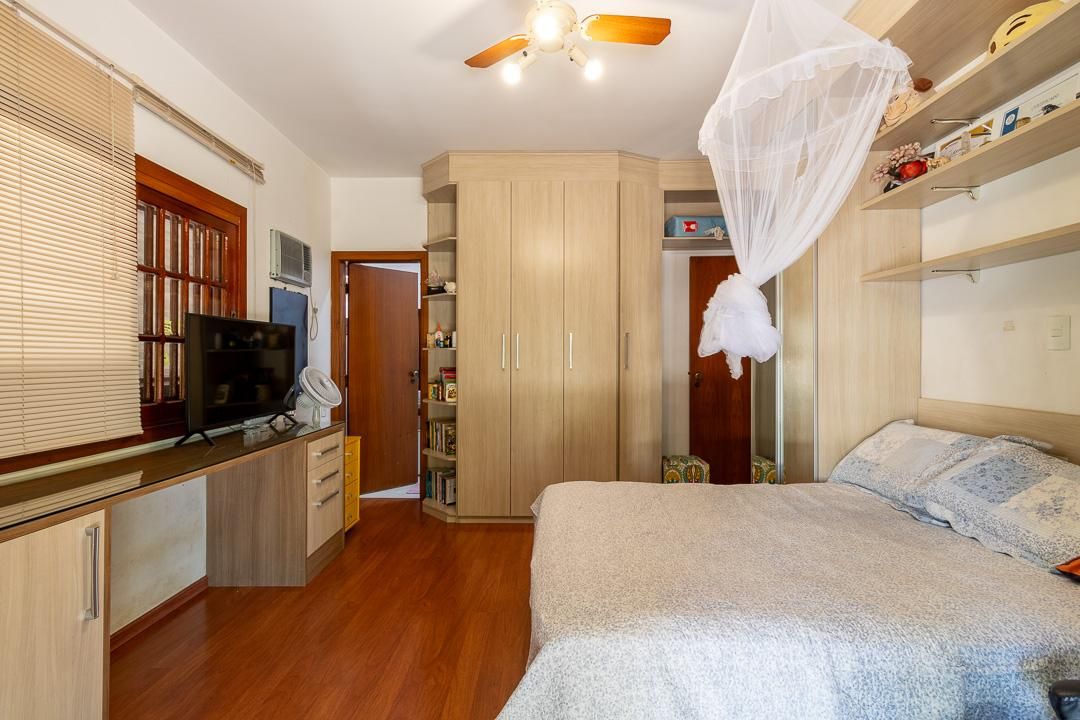 Casa de Condomínio à venda com 4 quartos, 350m² - Foto 45