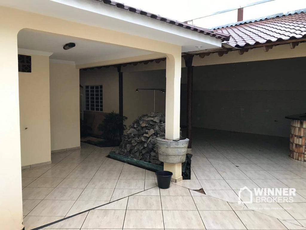 Casa à venda com 3 quartos, 232m² - Foto 11