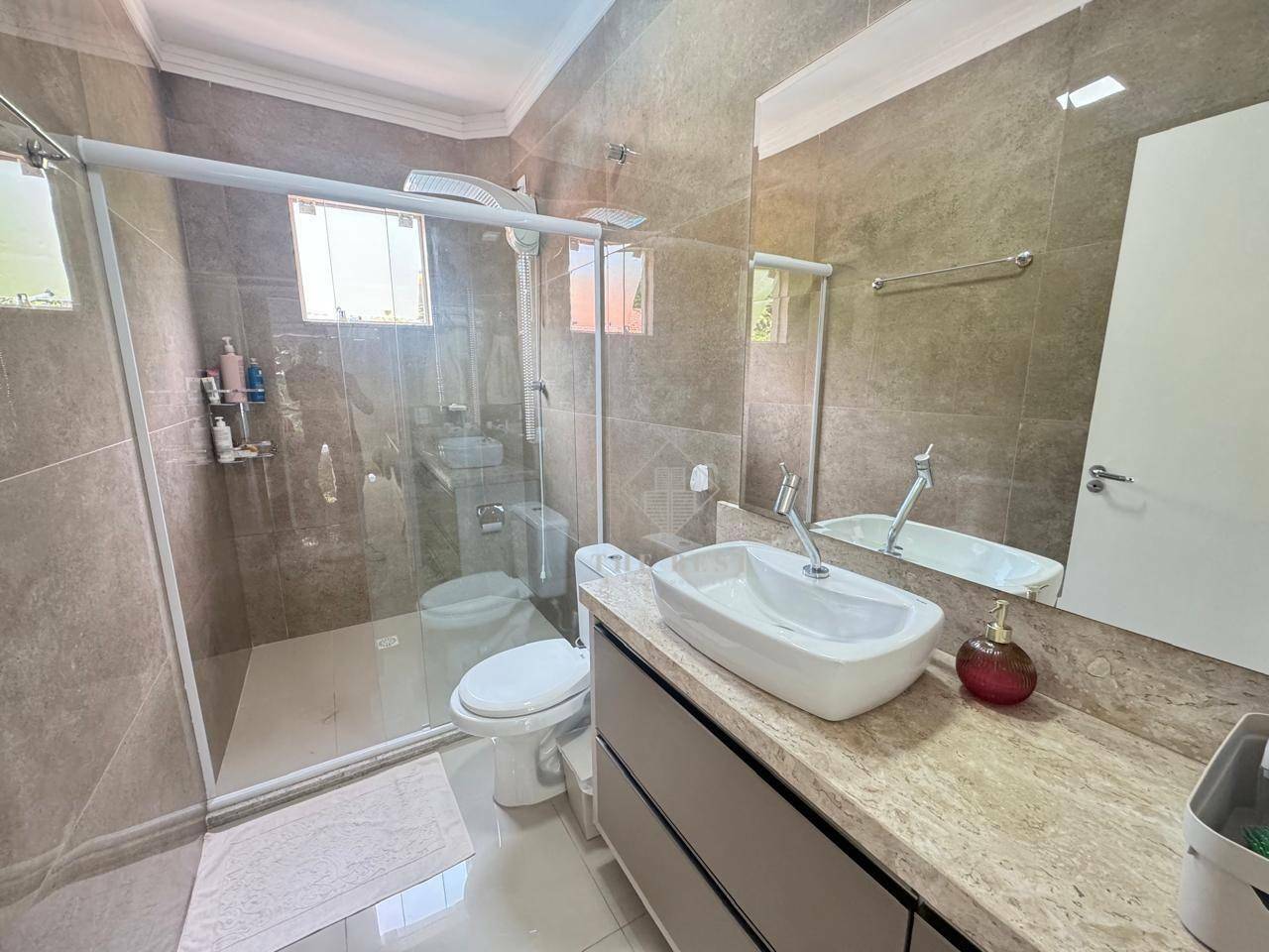 Casa à venda com 4 quartos, 250m² - Foto 22