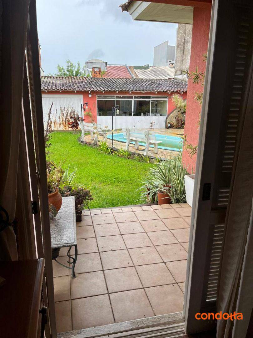Casa para alugar com 4 quartos, 221m² - Foto 23