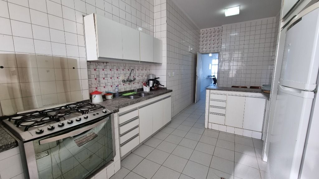 Apartamento à venda com 3 quartos, 198m² - Foto 23