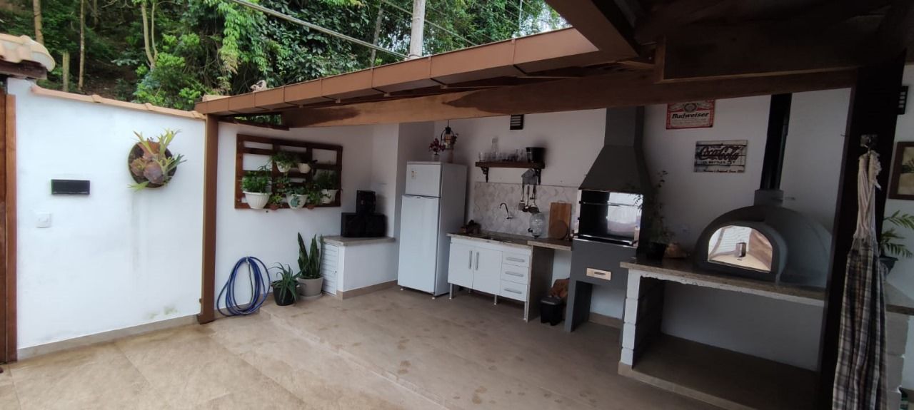 Casa à venda com 3 quartos, 100m² - Foto 4