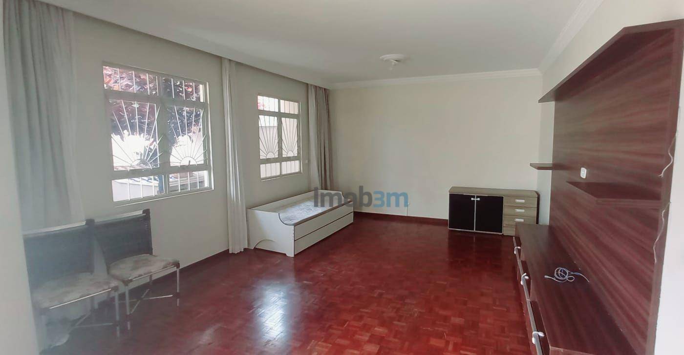 Casa à venda e aluguel com 3 quartos, 222m² - Foto 3