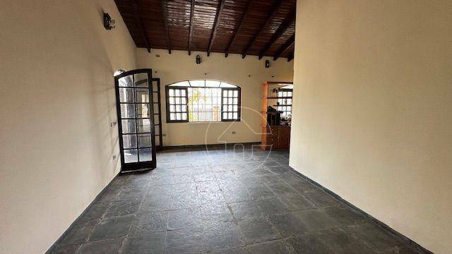 Casa à venda com 3 quartos, 305m² - Foto 7