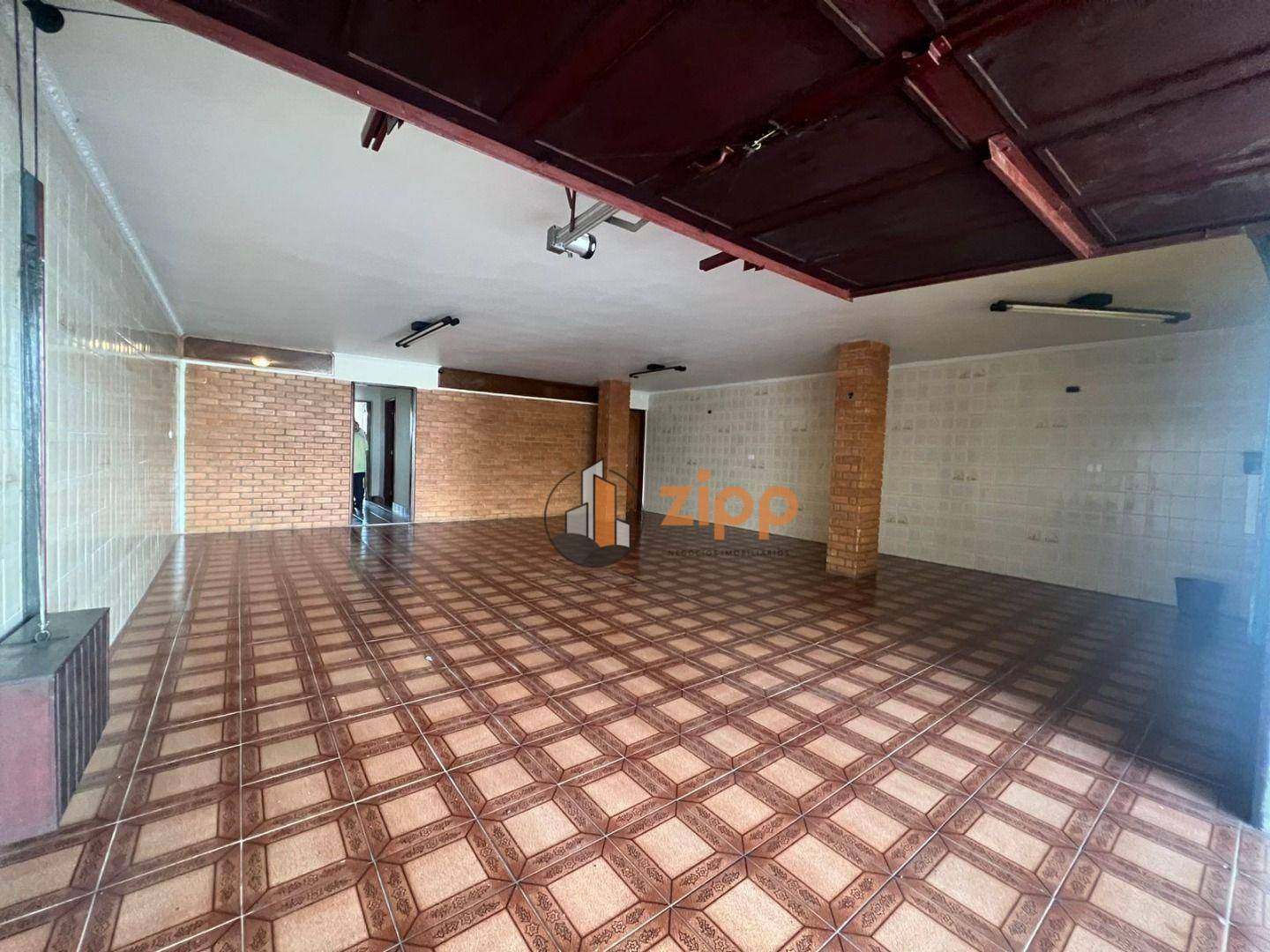 Sobrado à venda com 6 quartos, 300m² - Foto 35