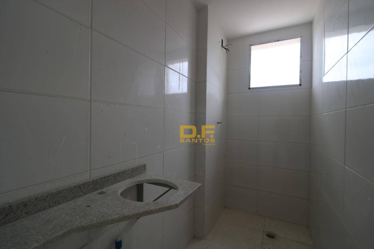 Apartamento à venda com 2 quartos, 66m² - Foto 2