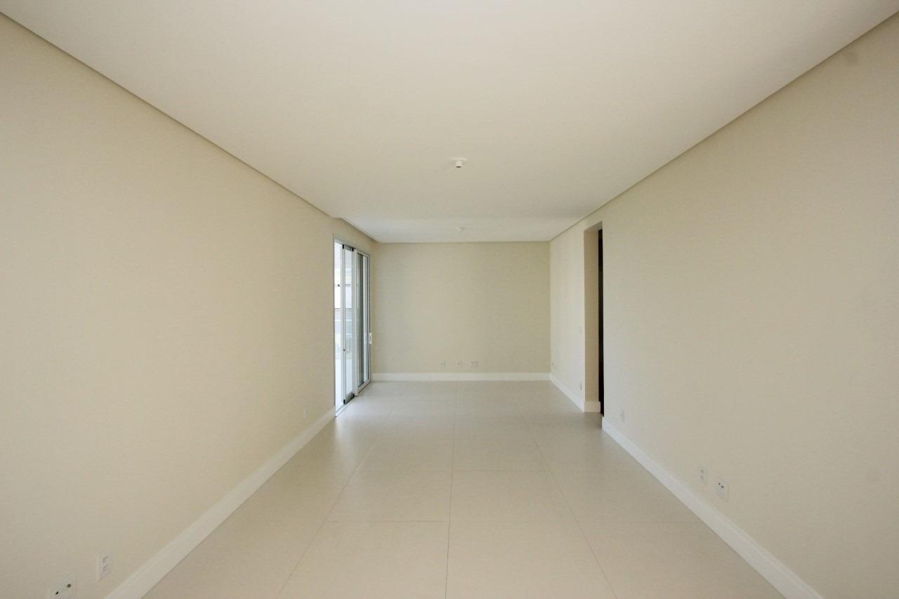 Apartamento para alugar com 3 quartos, 139m² - Foto 11