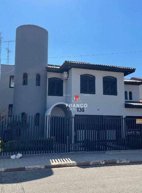 Casa à venda e aluguel com 7 quartos, 707m² - Foto 1