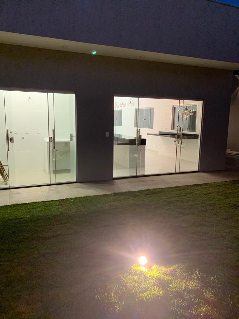 Casa à venda com 3 quartos, 150m² - Foto 1