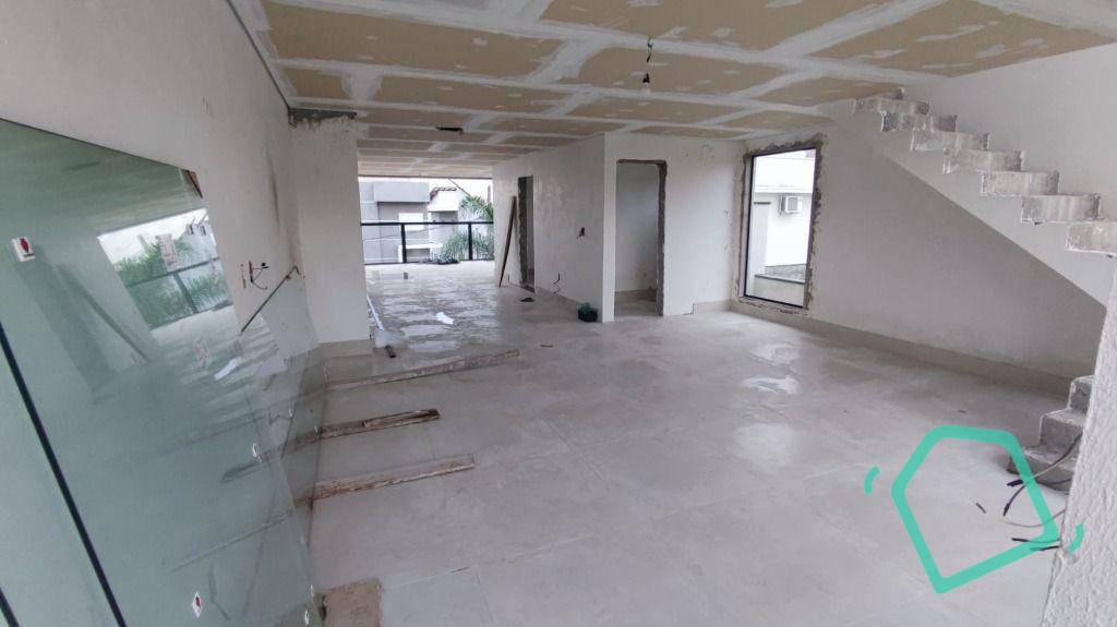 Casa de Condomínio à venda com 3 quartos, 297m² - Foto 2