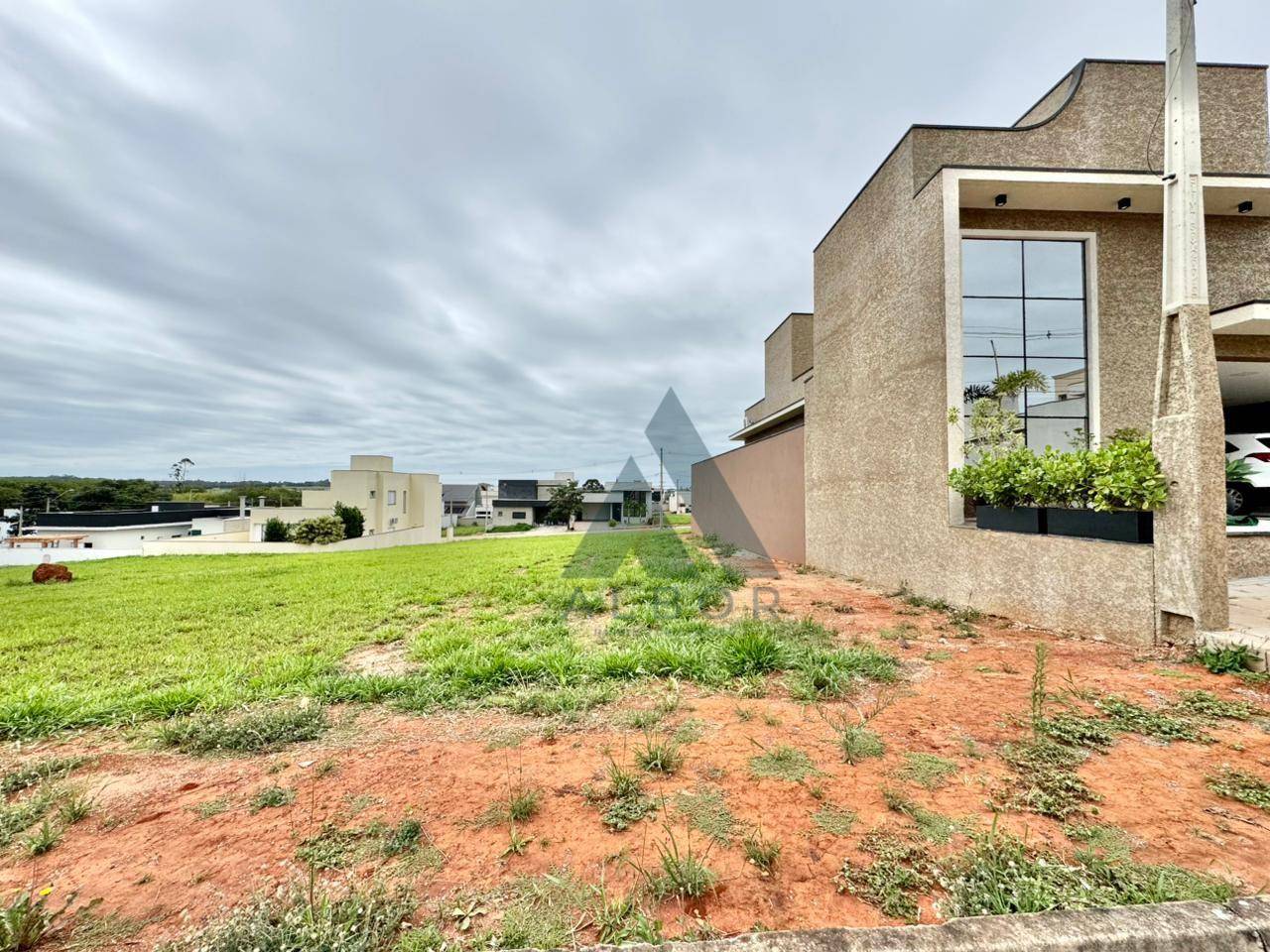 Loteamento e Condomínio, 360 m² - Foto 1