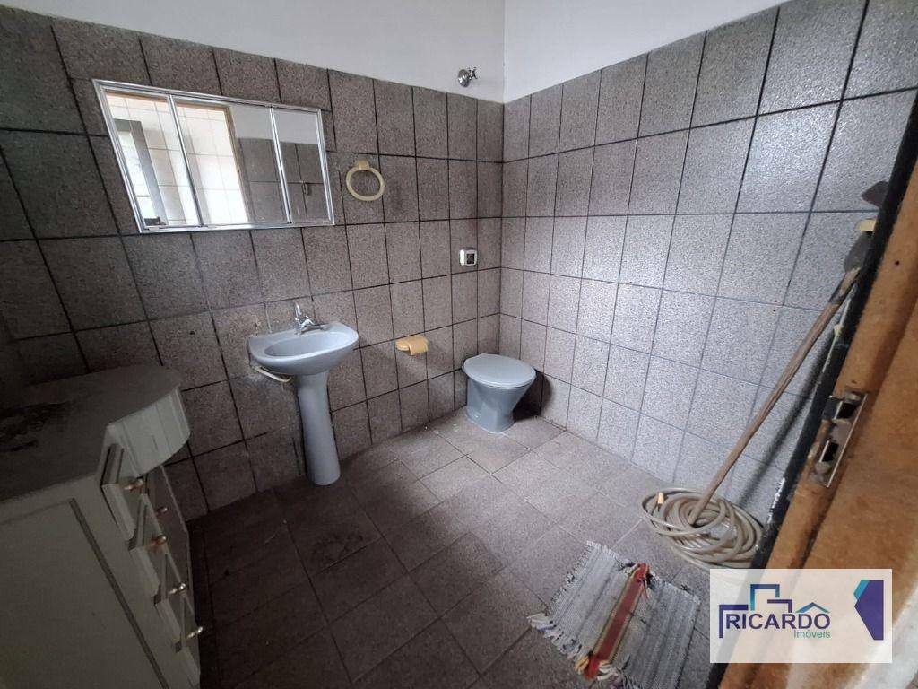 Casa para alugar com 2 quartos, 130m² - Foto 11