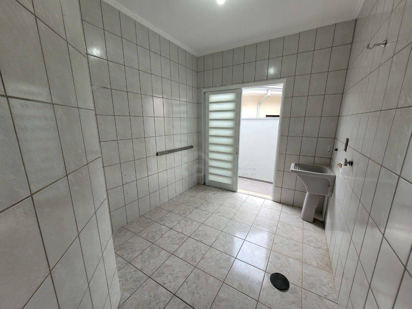 Casa para alugar com 4 quartos, 206m² - Foto 14