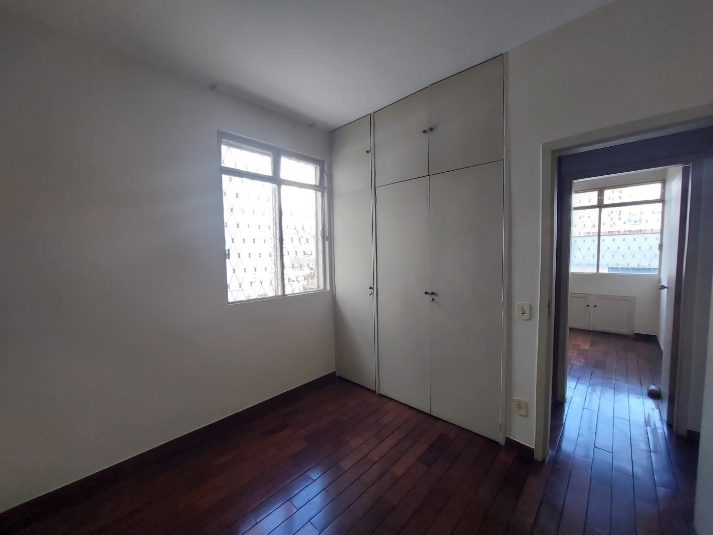 Apartamento à venda com 3 quartos, 84m² - Foto 9