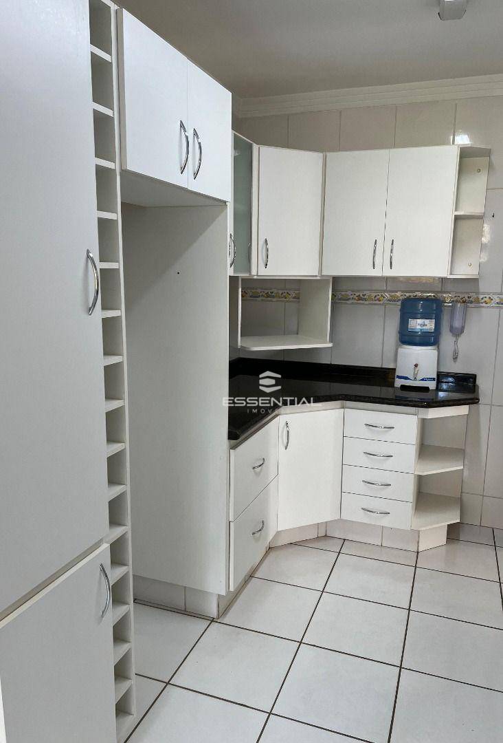 Apartamento à venda com 2 quartos, 77m² - Foto 9