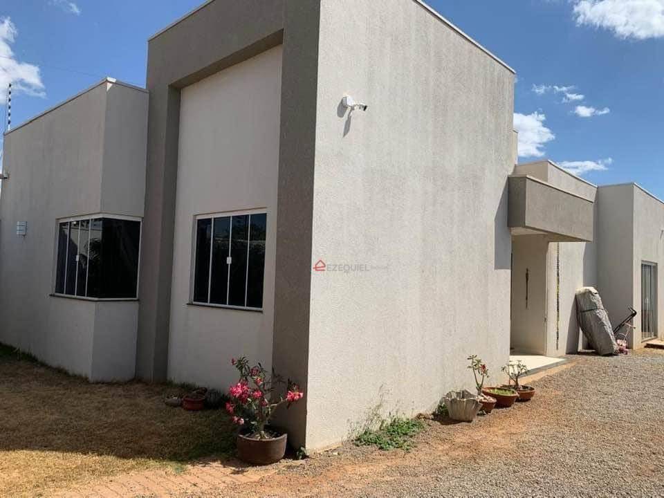 Casa à venda com 2 quartos, 100m² - Foto 4