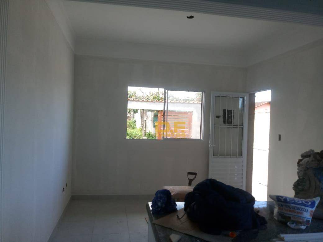 Casa à venda com 2 quartos, 1m² - Foto 8