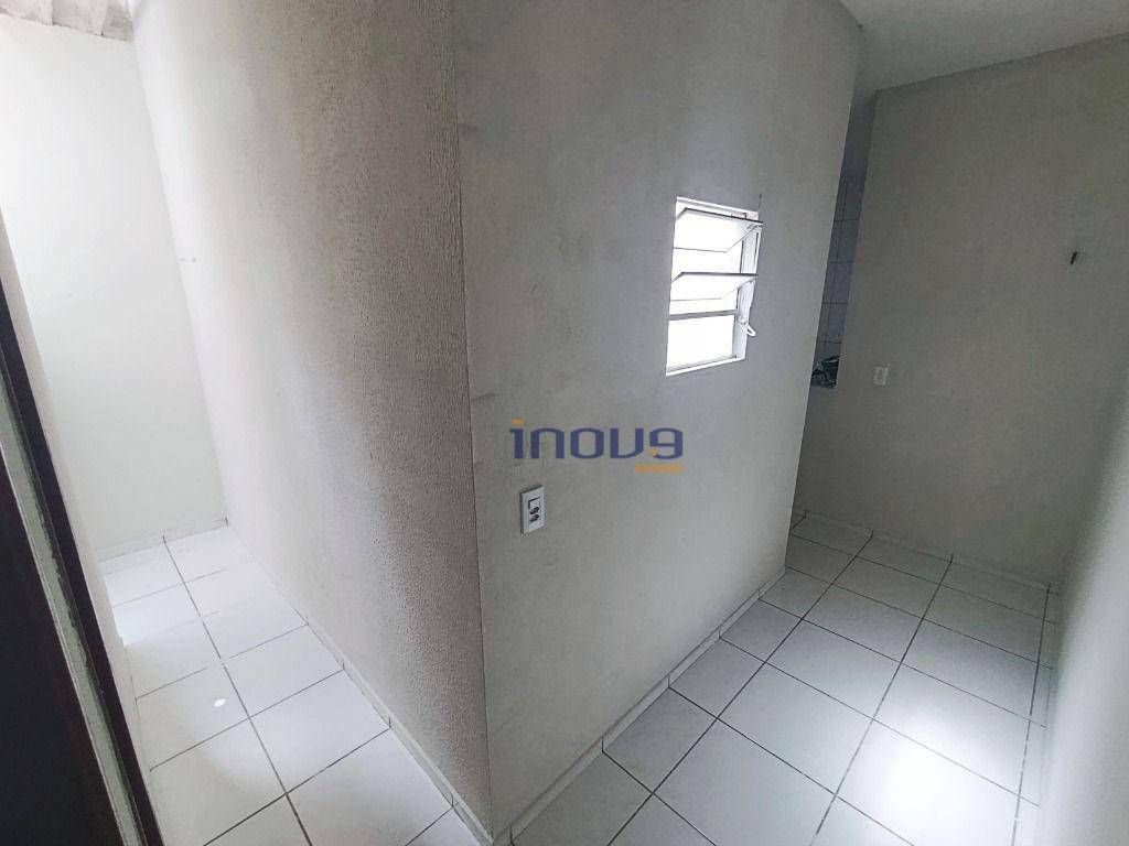 Casa à venda com 8 quartos, 198m² - Foto 7
