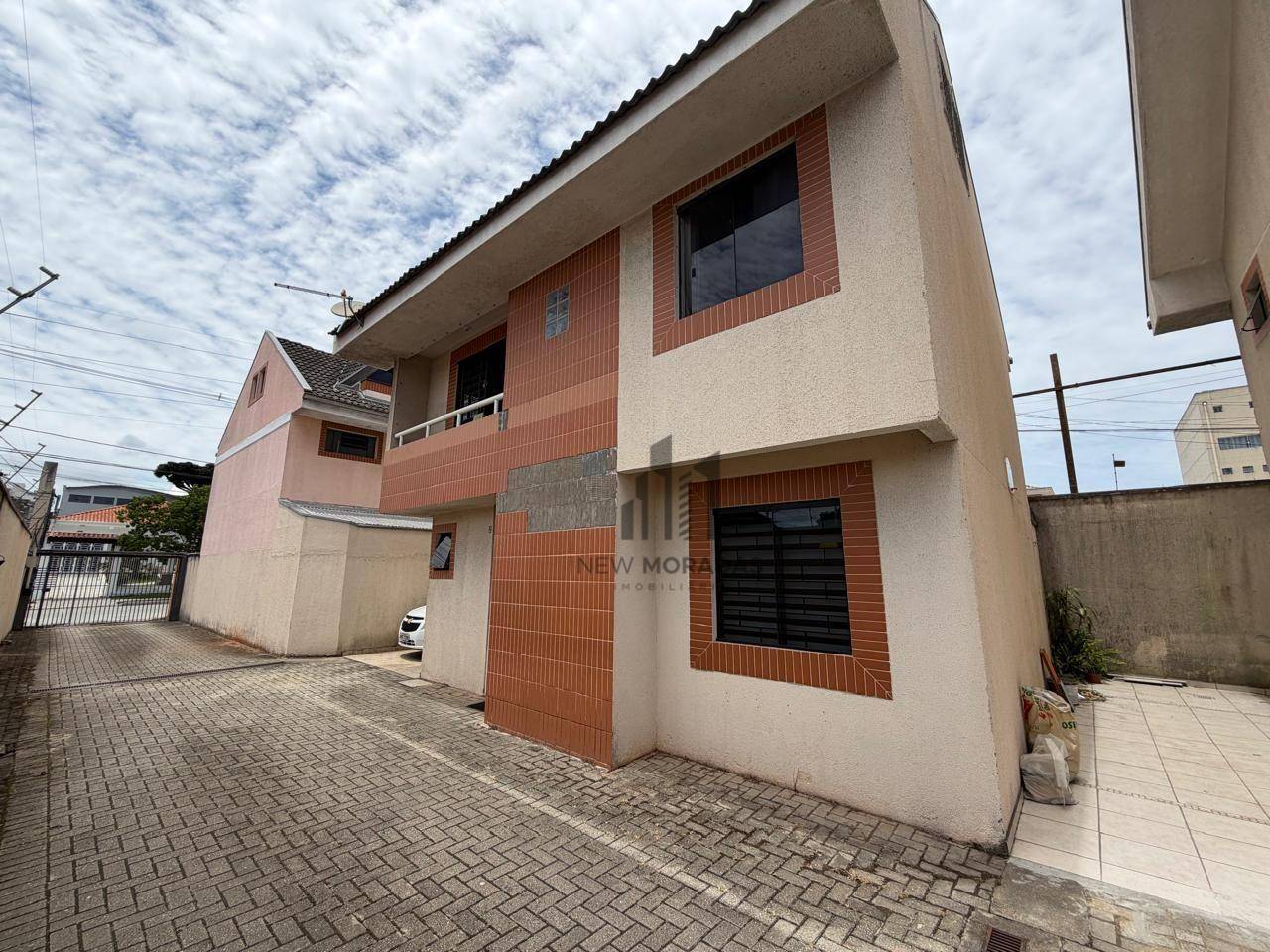 Sobrado, 3 quartos, 179 m² - Foto 1