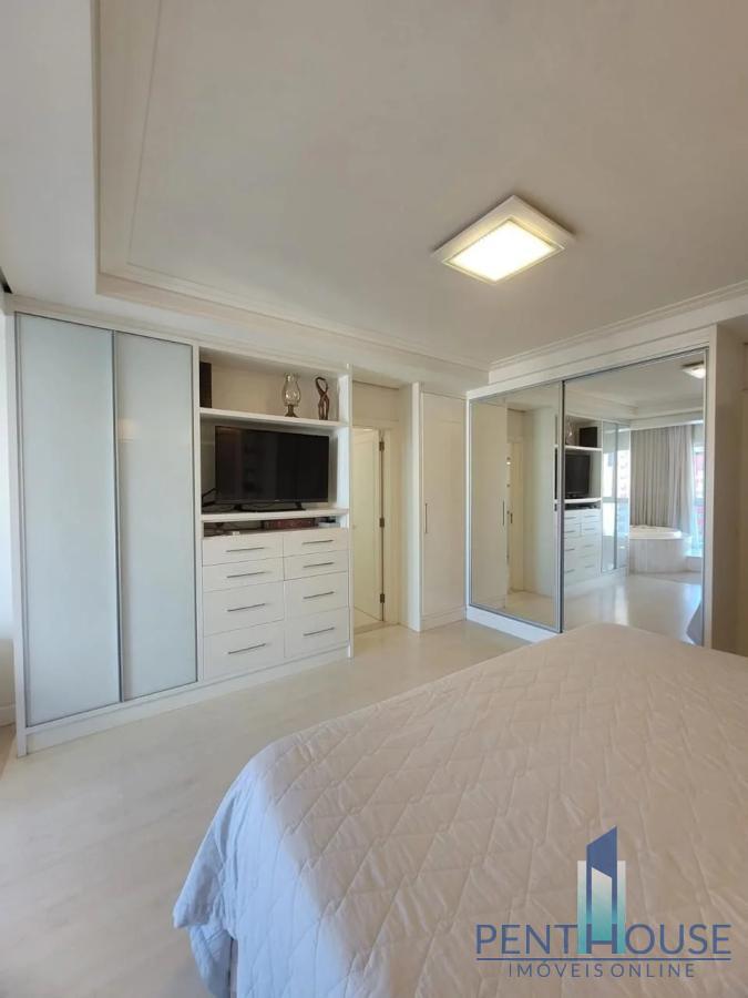 Apartamento à venda com 3 quartos, 252m² - Foto 22