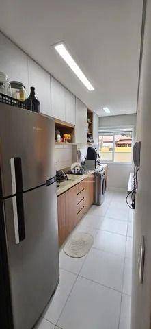 Apartamento à venda com 3 quartos, 63m² - Foto 2