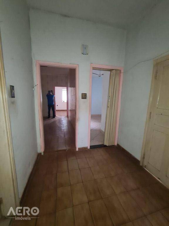 Casa à venda com 3 quartos, 210m² - Foto 9
