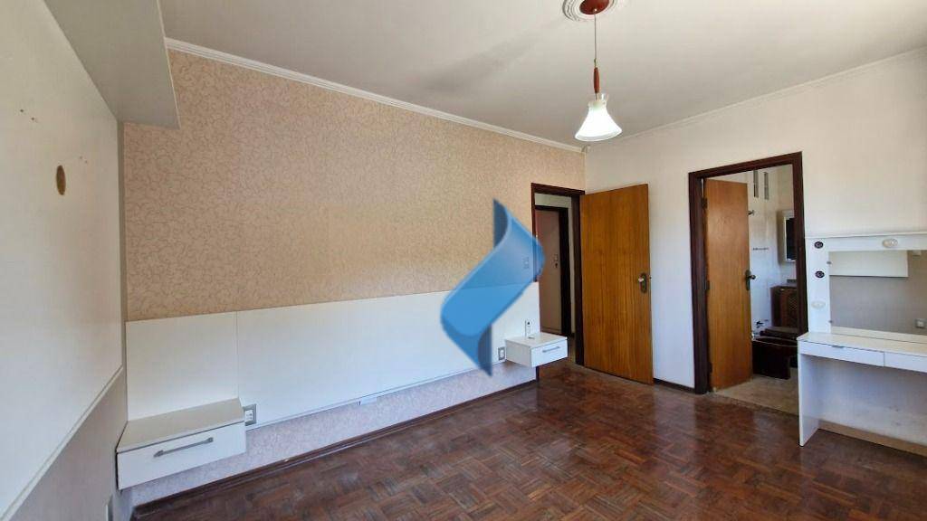 Casa para alugar com 4 quartos, 250m² - Foto 46