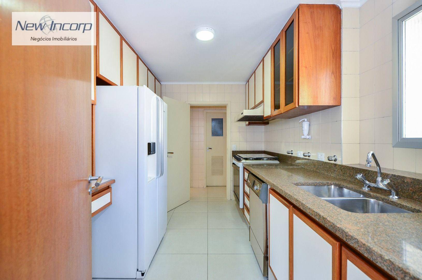 Apartamento à venda com 3 quartos, 150m² - Foto 16