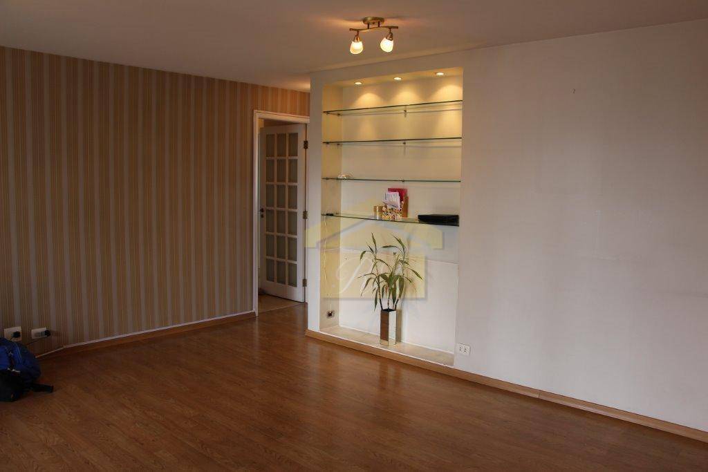 Apartamento à venda com 3 quartos, 140m² - Foto 2