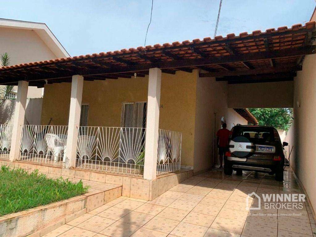 Casa à venda com 4 quartos, 180m² - Foto 1