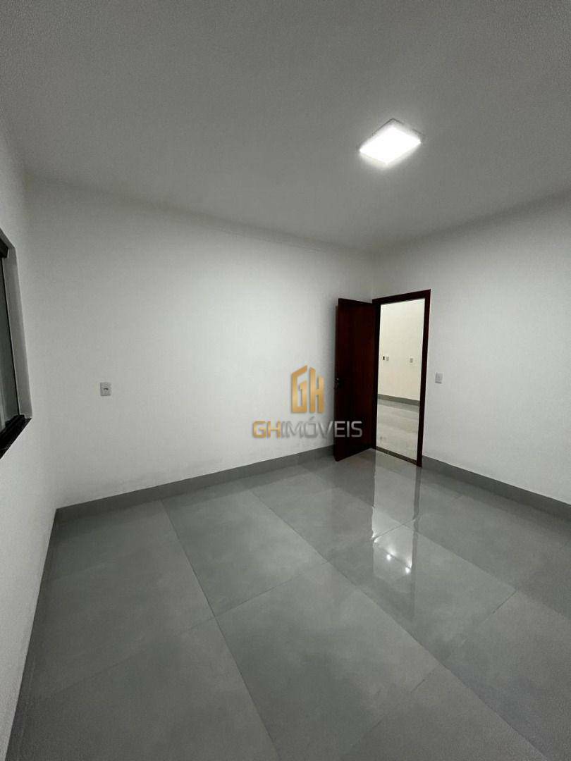 Casa à venda com 3 quartos, 208m² - Foto 14