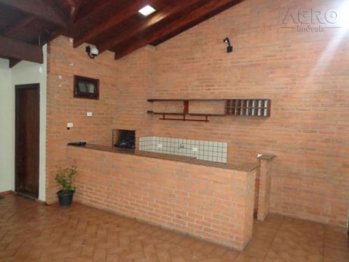 Casa à venda e aluguel com 3 quartos, 240m² - Foto 1