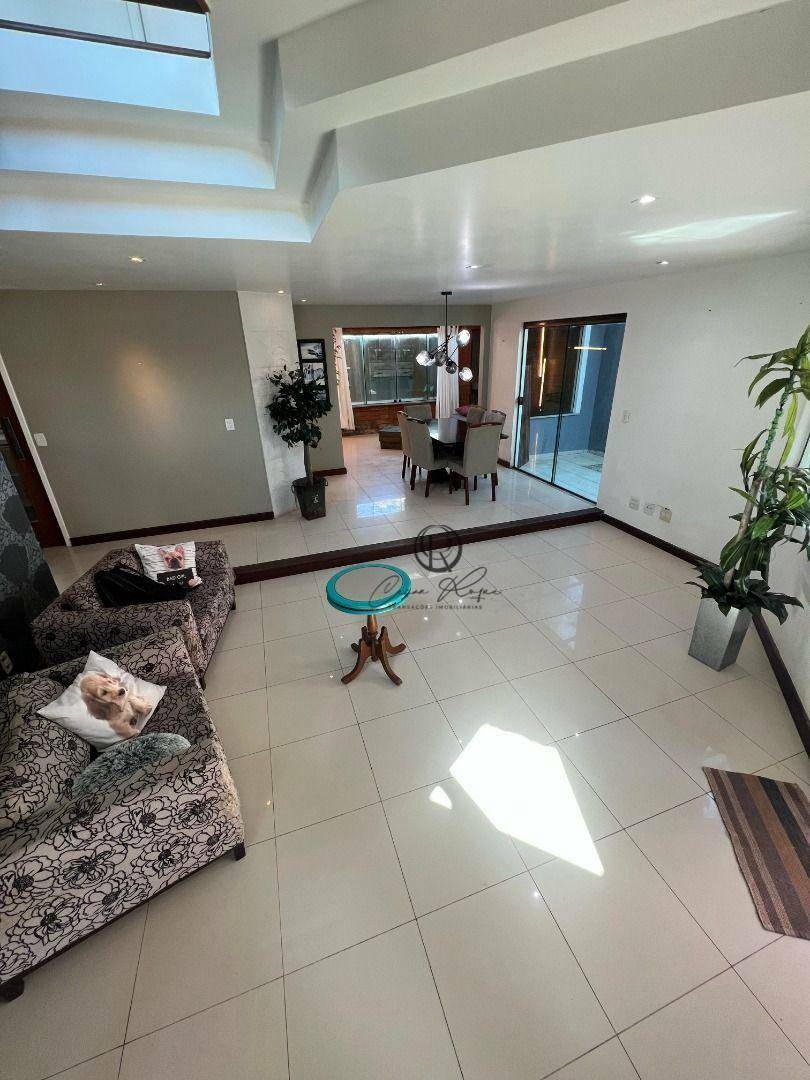 Casa para alugar com 4 quartos, 289m² - Foto 32