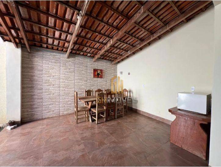 Sobrado à venda com 4 quartos, 120m² - Foto 2