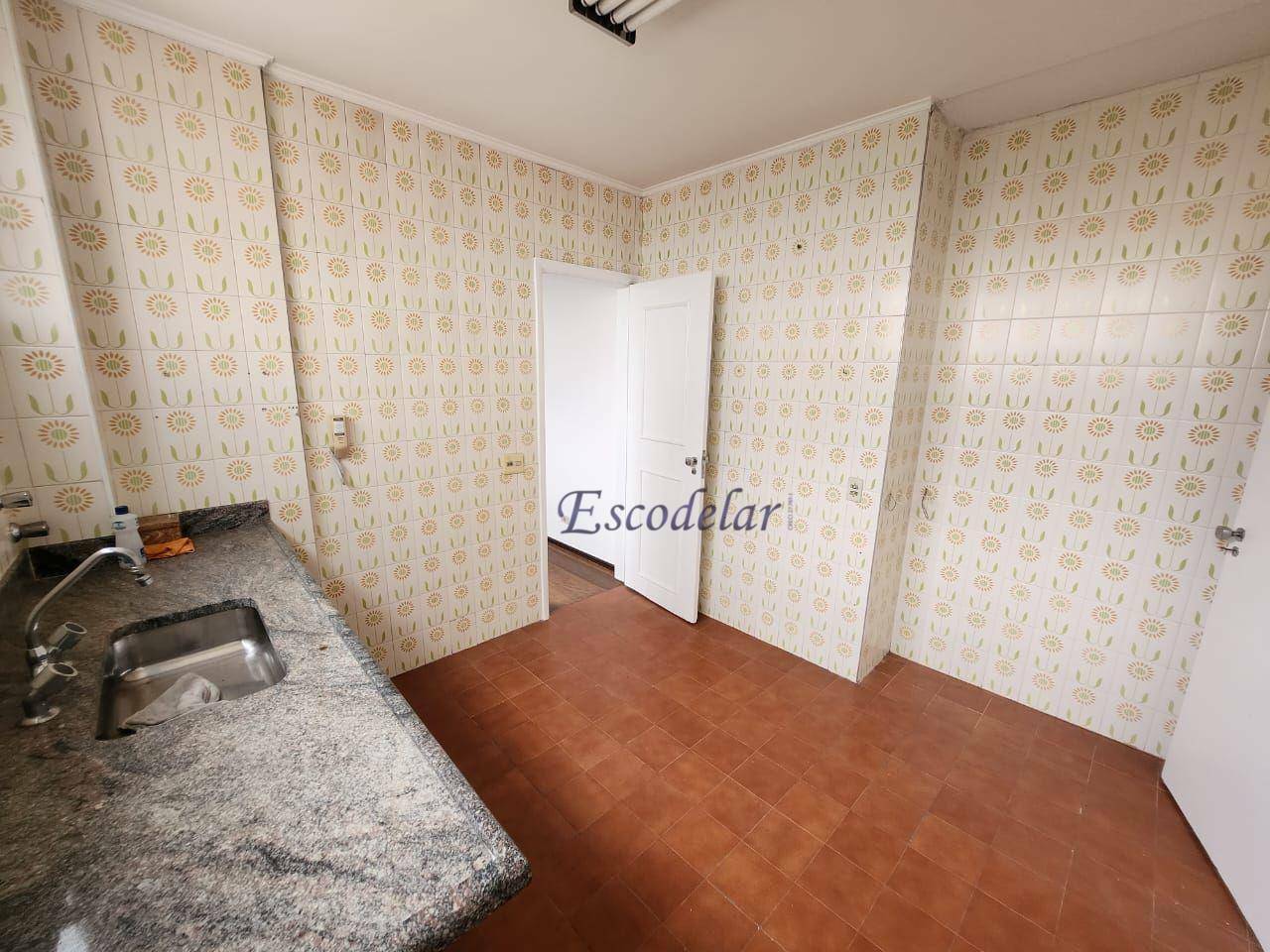 Apartamento para alugar com 3 quartos, 200m² - Foto 12