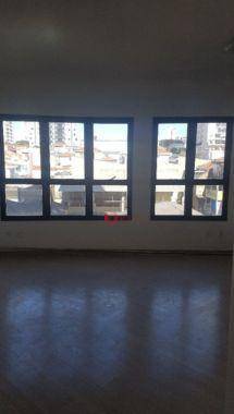 Apartamento à venda com 2 quartos, 70m² - Foto 2