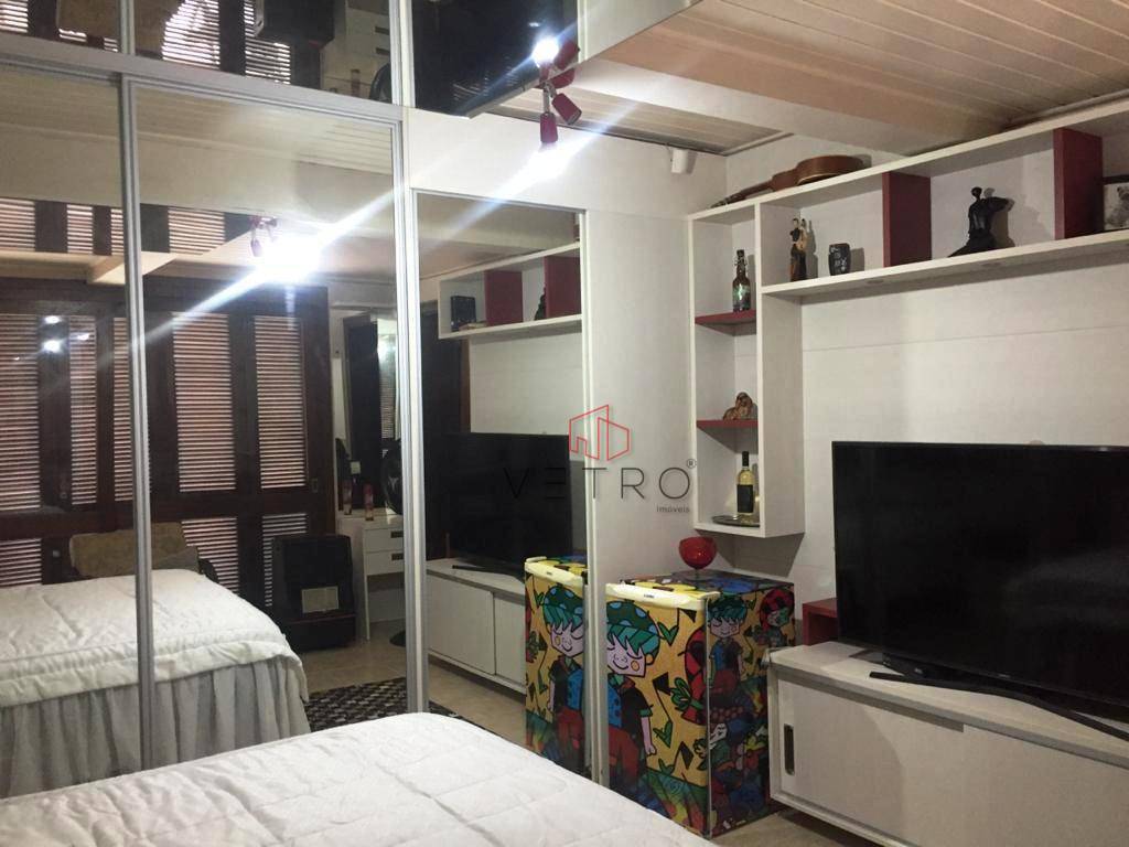 Casa à venda com 3 quartos, 215m² - Foto 17