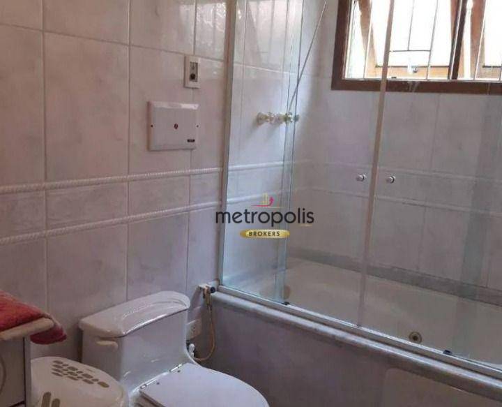 Casa para alugar com 2 quartos, 125m² - Foto 12
