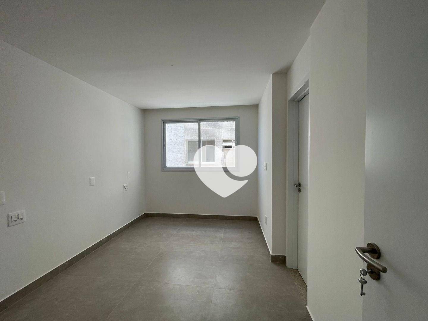 Apartamento à venda com 4 quartos, 204m² - Foto 11