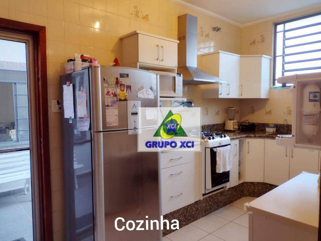 Casa à venda com 3 quartos, 180m² - Foto 17