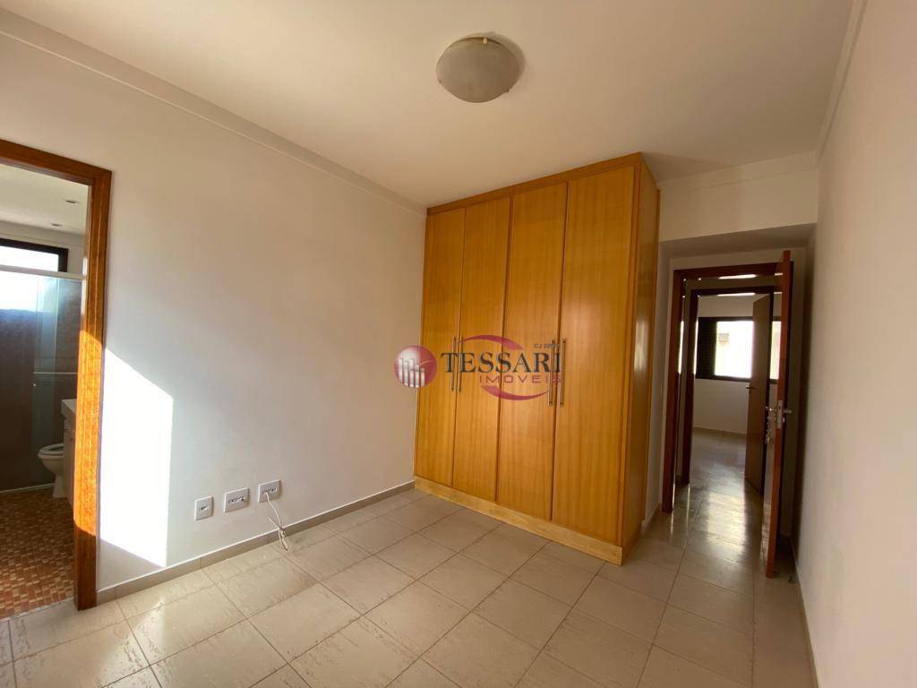 Apartamento para alugar com 3 quartos, 176m² - Foto 3