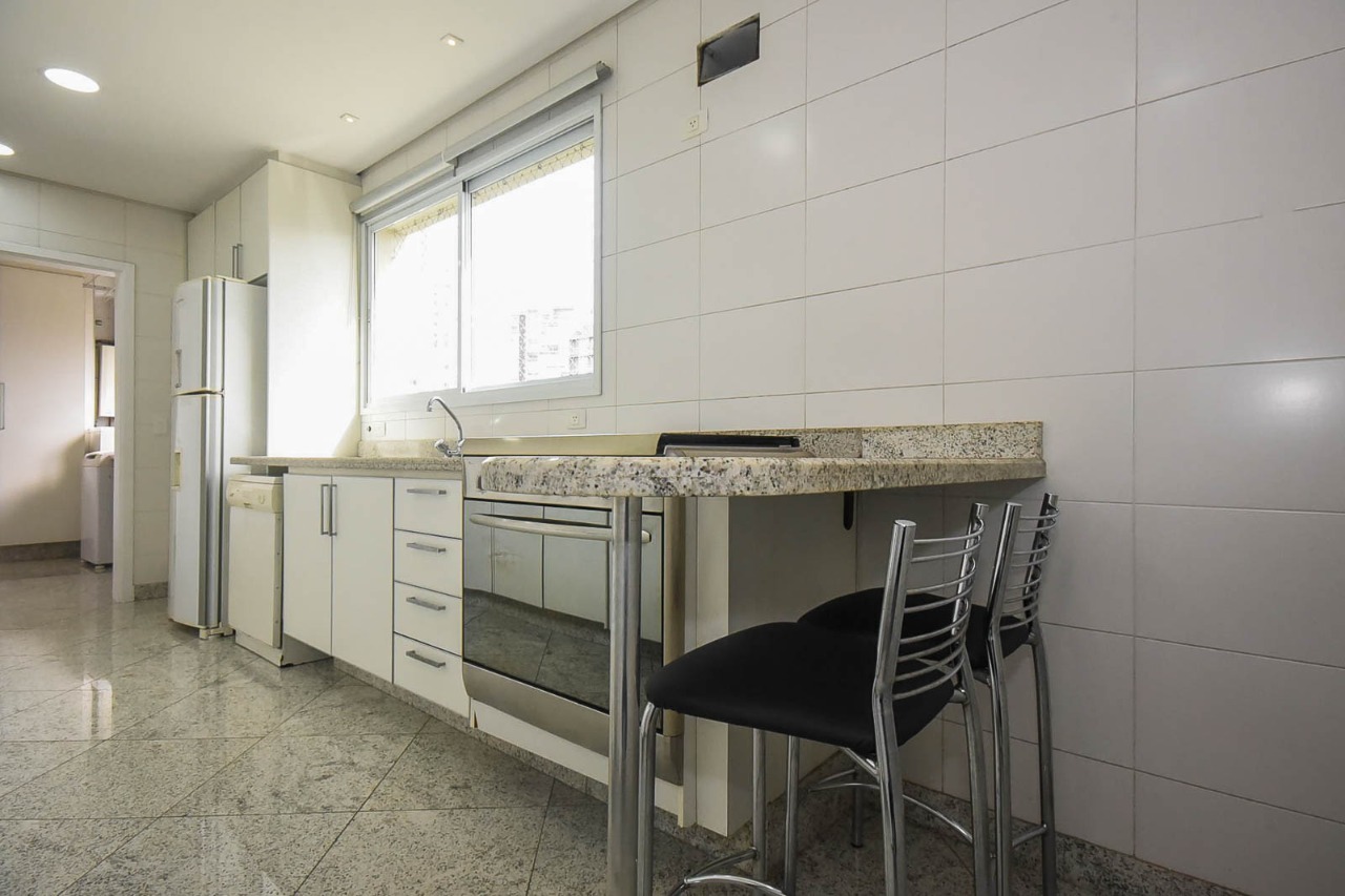 Apartamento à venda com 3 quartos, 193m² - Foto 13