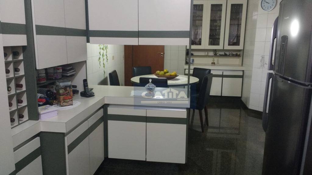 Apartamento à venda com 4 quartos, 202m² - Foto 21