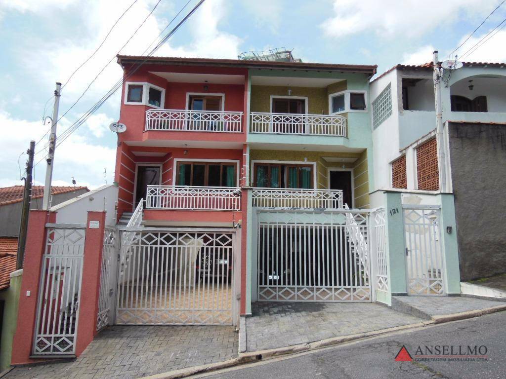 Sobrado à venda com 3 quartos, 236m² - Foto 1