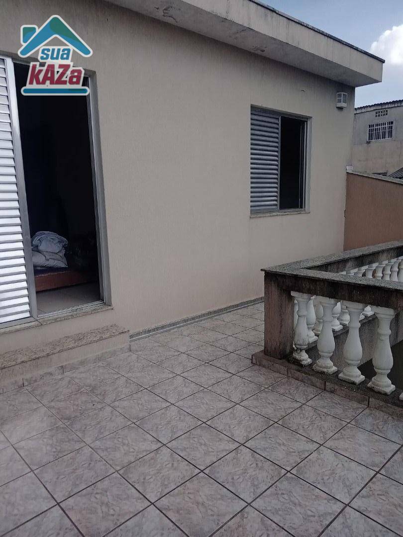 Sobrado à venda com 3 quartos, 200m² - Foto 1