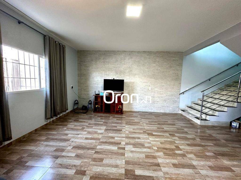 Sobrado, 6 quartos, 319 m² - Foto 1